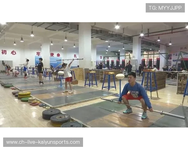 举重俱乐部推出青少年体能入门班降低入门门槛,青少年举重训练计划 举重俱乐部推出青少年体能入门班降低入门门槛,青少年举重训练计划